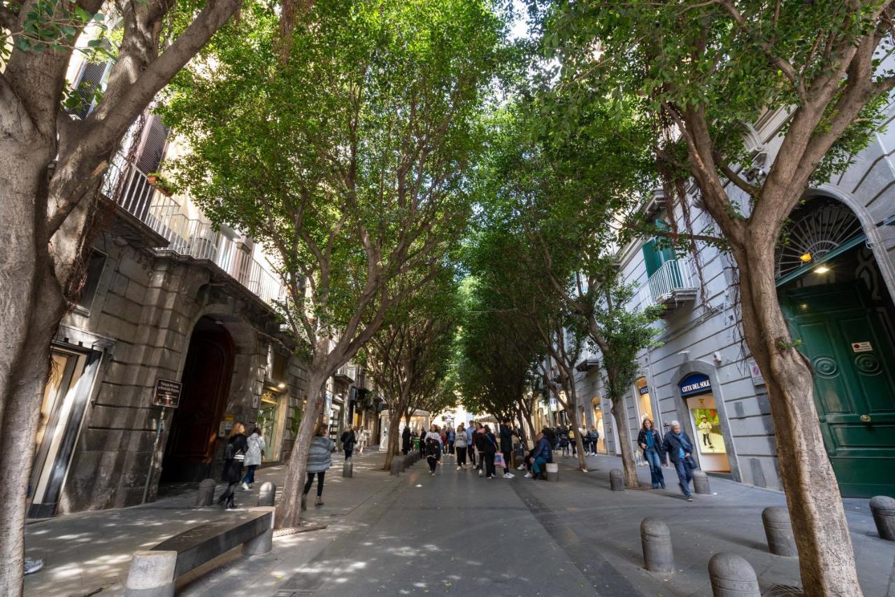 Appartamento Elegante Con Terrazzino Nel Centro Di Napoli Exterior photo