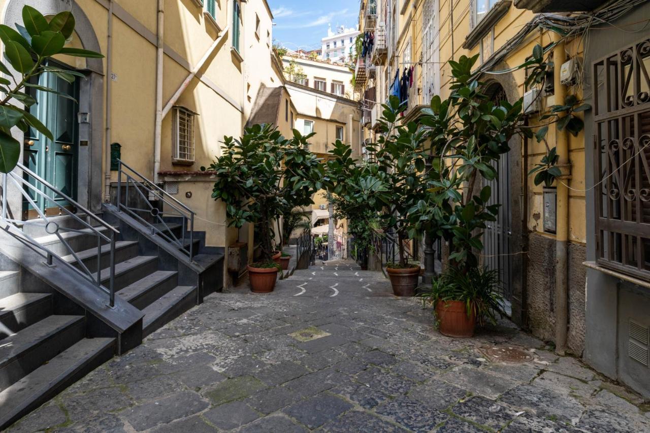 Appartamento Elegante Con Terrazzino Nel Centro Di Napoli Exterior photo